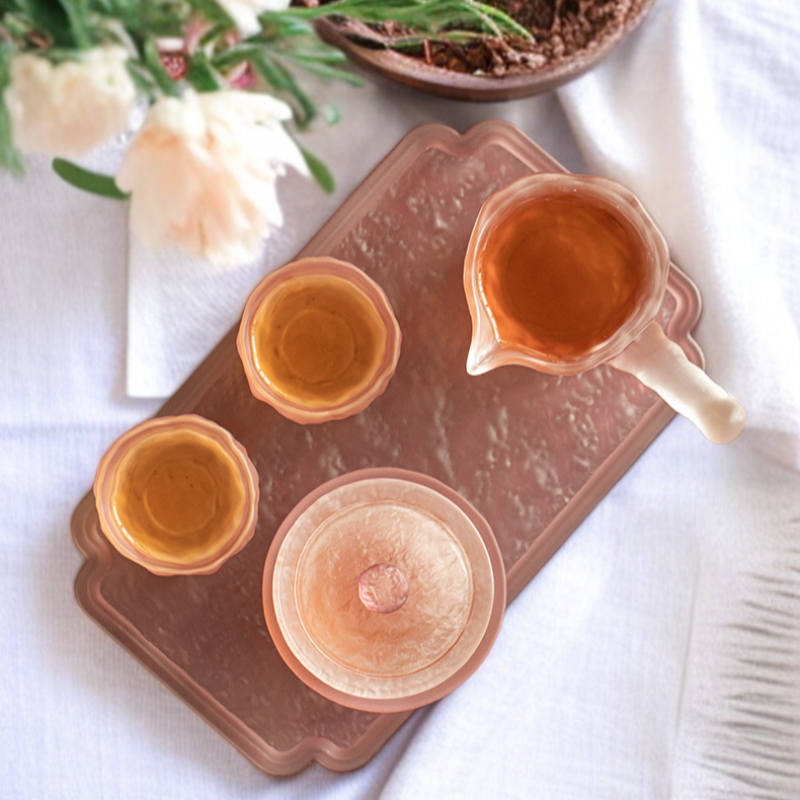 誕生日や母の日、記念日、新築祝い、お茶好きの方への贈り物に最適な、すりガラスのティーセット5点「九州 湯の実セット」です。