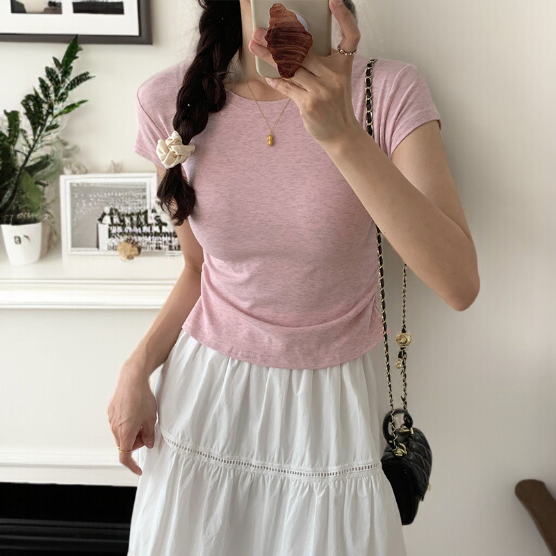 小柄女性向けソルトスタイル肩正しいフリル袖トップス・夏のドーパミンコーデ・スリム見えデザイン丸首シャツ