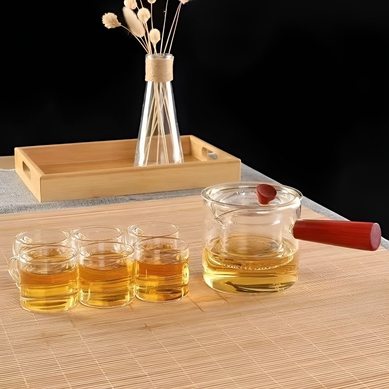 Stilvolle Teekanne aus Glas für Teeliebhaber