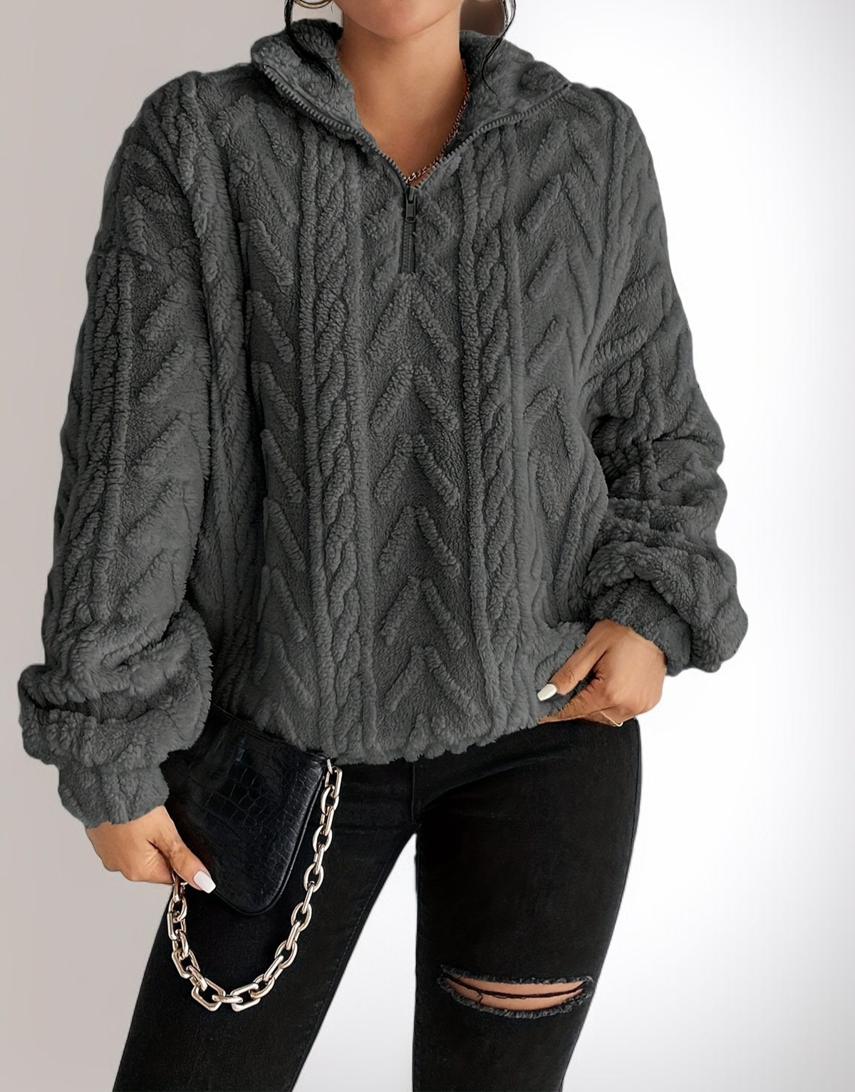 여성 겨울 코디에 적합한 플러시 니트 스웨트셔츠