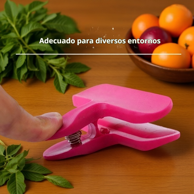 Pinzas de plástico para ropa en la cuerda