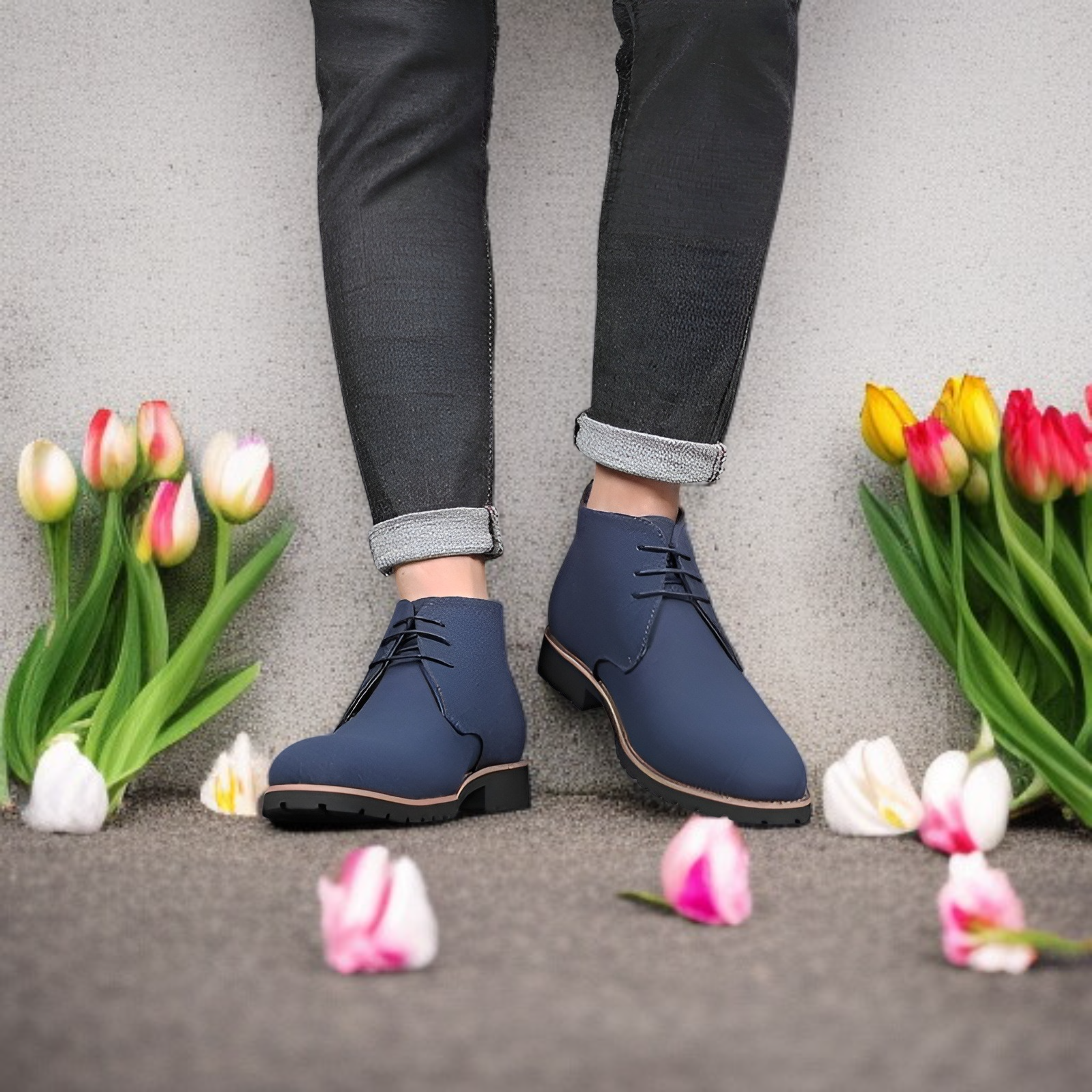 Detalle de la punta fina de los zapatos de cuero para hombre
