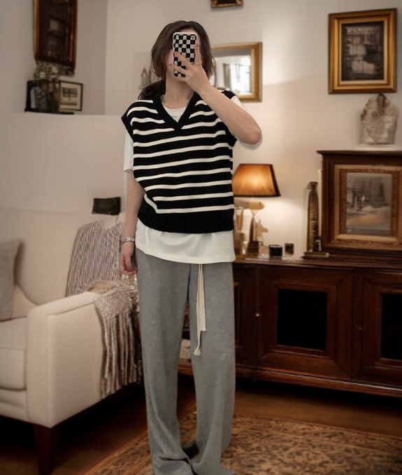 흑백 스트라이프 니트 루즈핏 베스트녀 봄가을 쇼트 나시 톱 레이어드녀