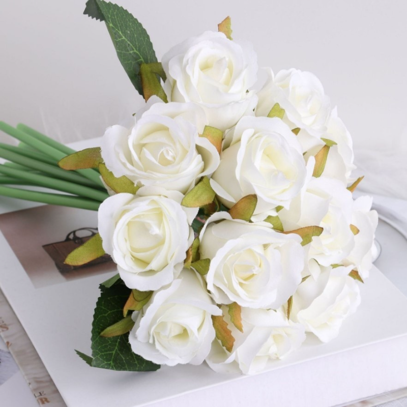 Bouquet de roses artificielles