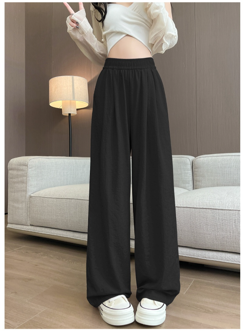 動きやすく美しいシルエットのレディースワイドパンツ