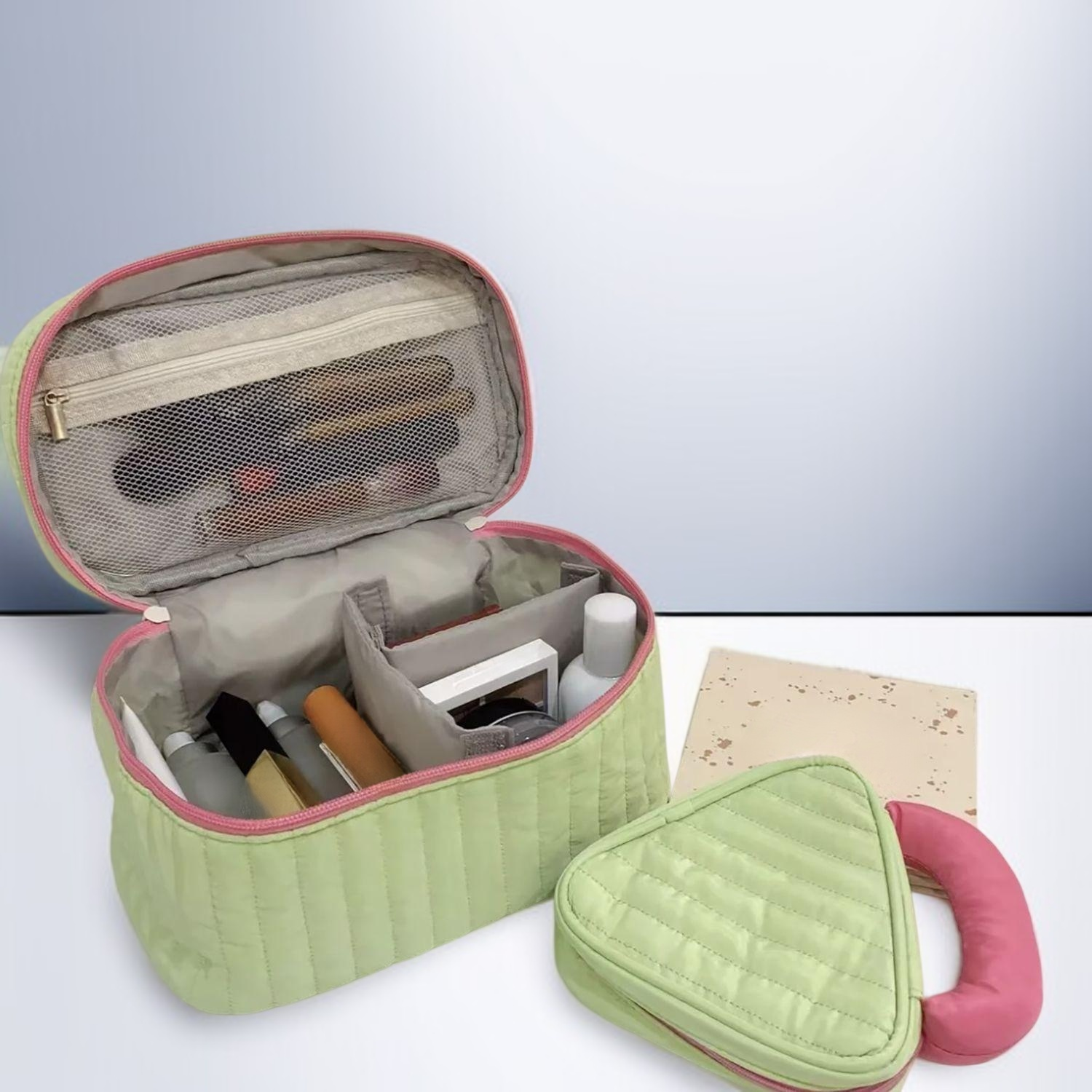 밀키 콘트라스트 파우치 다양한 각도