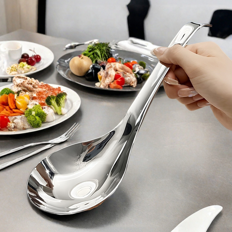 ทัพพีขนาดใหญ่สำหรับซุปและโจ๊ก