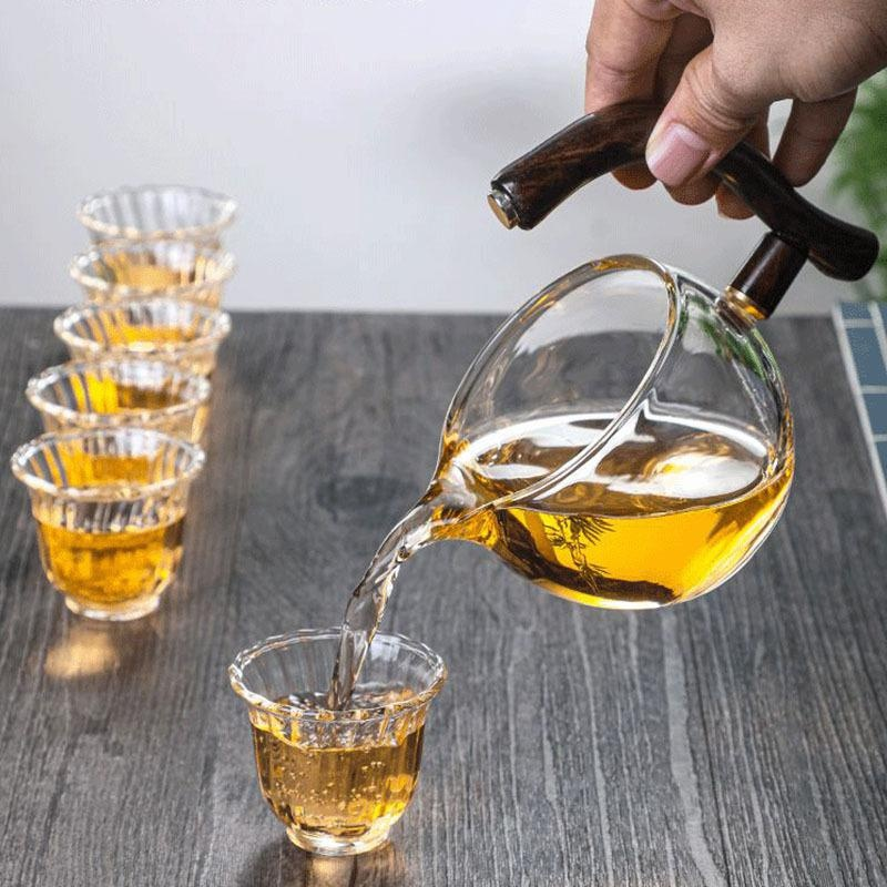 Minimalistischer magnetischer Teebereiter