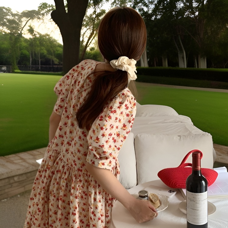 ナチュラルムード小花柄ロングスカート、レトロ感あふれるワンピース
