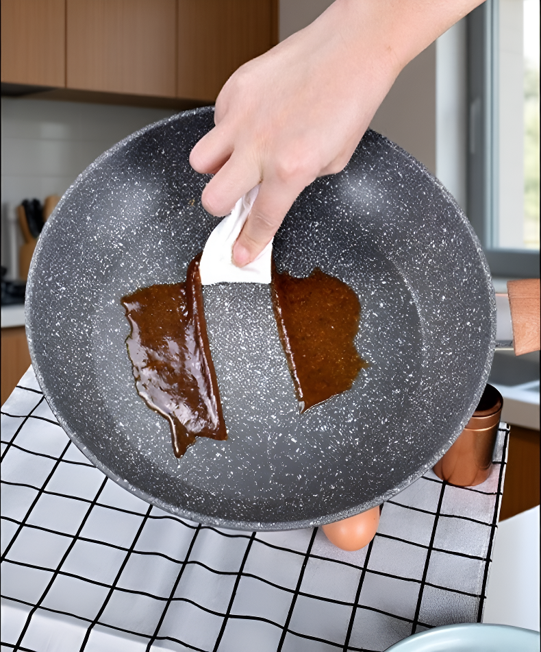 مقلاة سهلة التنظيف وسريعة التسخين