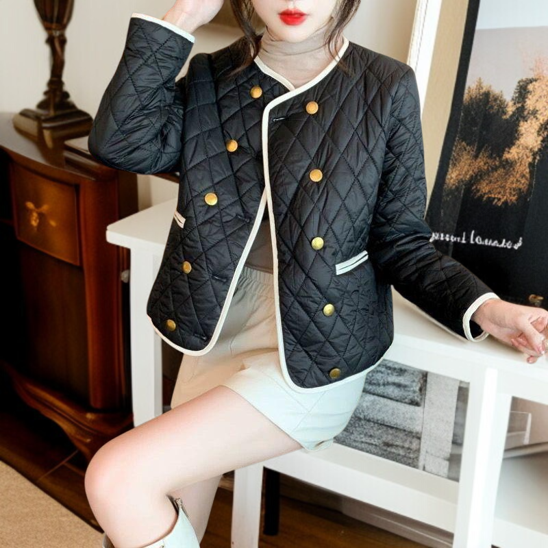 가볍고 따뜻한 라이트 패딩 점퍼 디테일