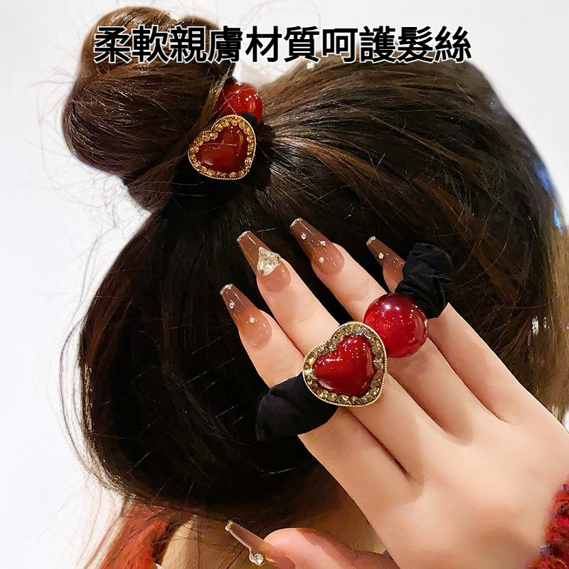 輕奢轉運紅豆小腸髮圈產品正面展示