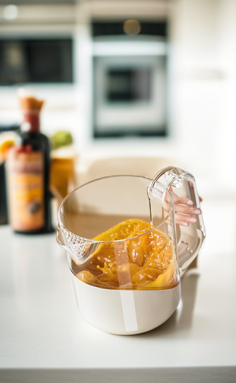 料理下ごしらえに便利な半自動泡立て器