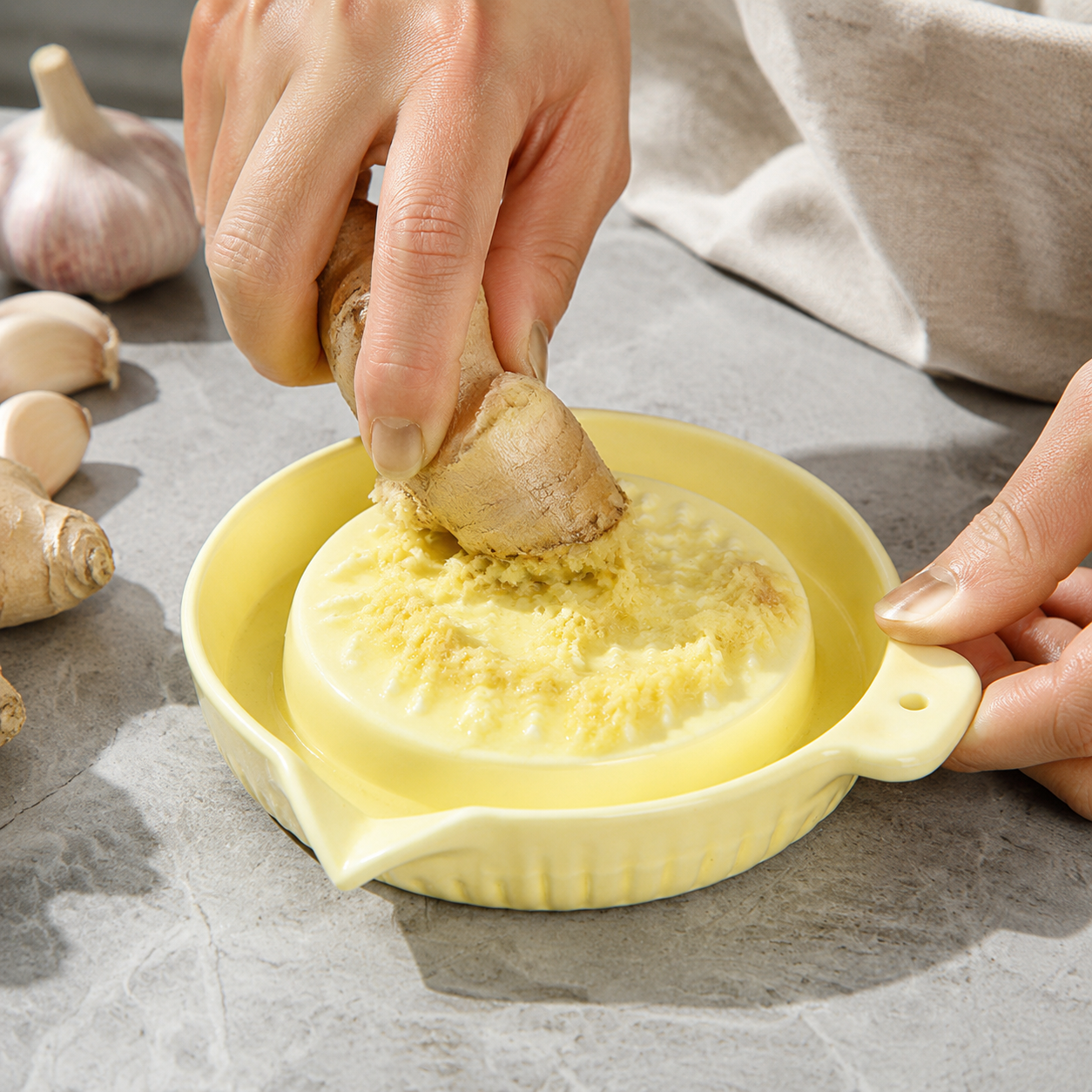 Manueller Knoblauch- und Ingwerzerkleinerer