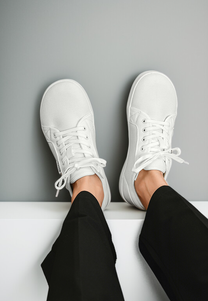通気性の高い素材を使用したスニーカー