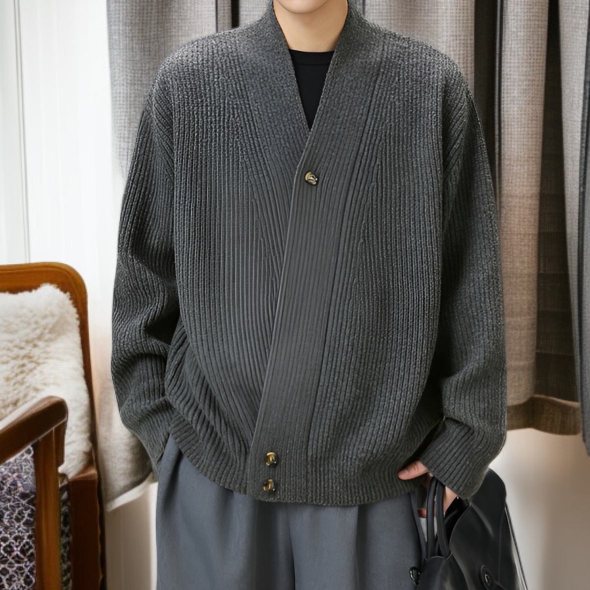 日本のレトロな老舗風カーディガンセーター、秋冬風、ローブ風ニットウェア、厚手で高級感のある斜め前立てコート。
