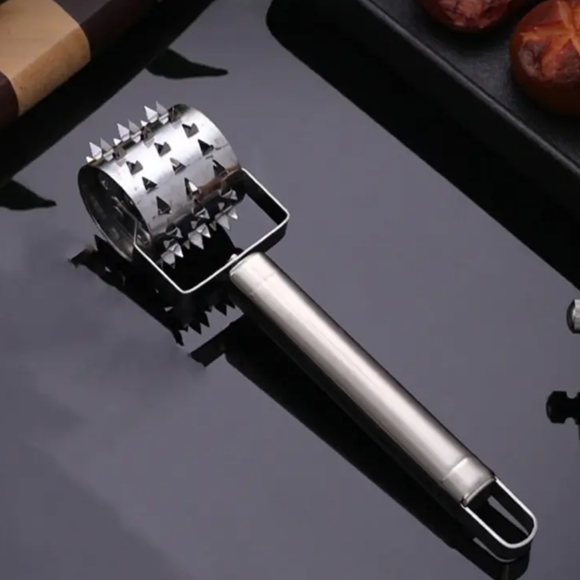 肉を柔らかくするキッチン用肉軟化器の使用例