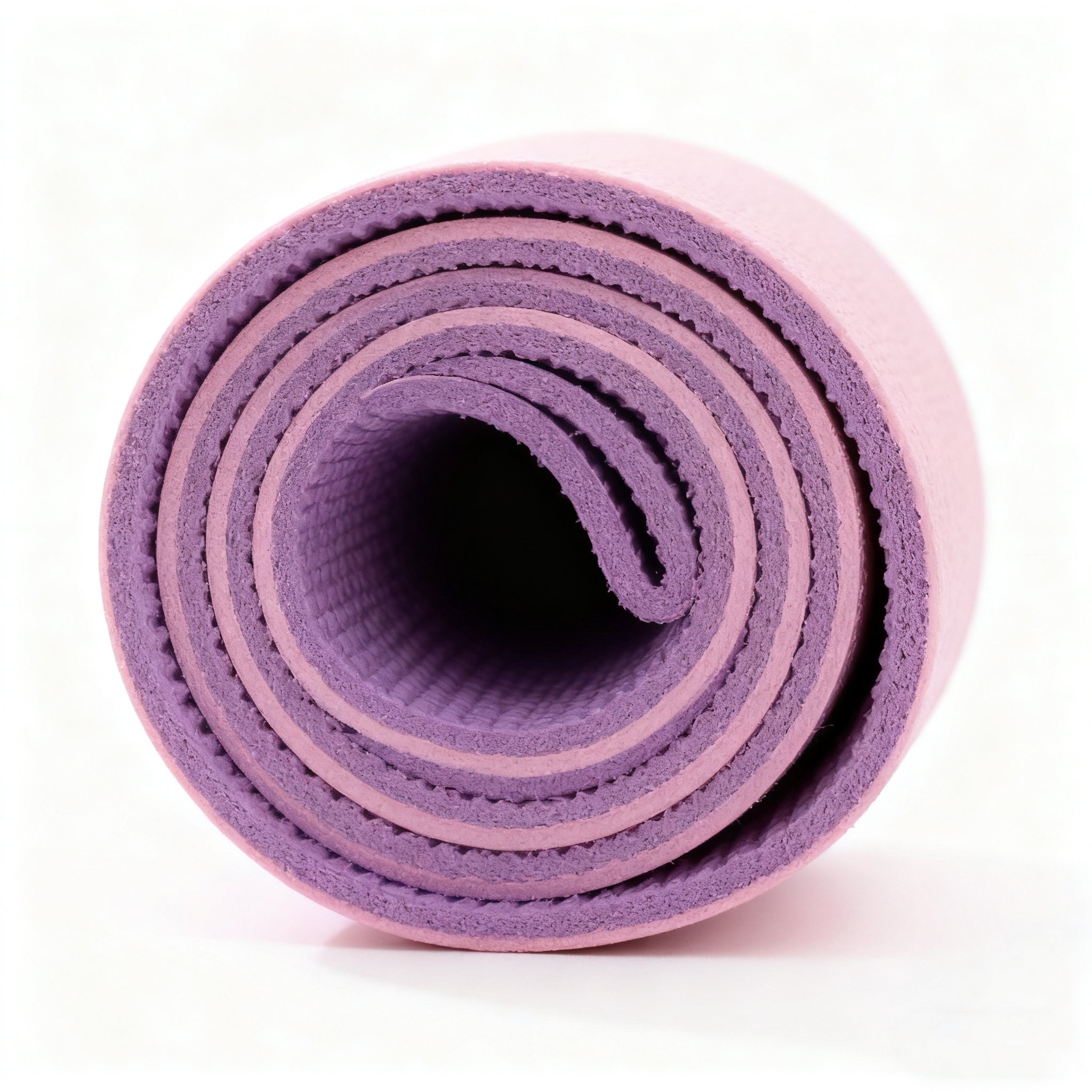 요가 매트 위에서 운동하는 여성