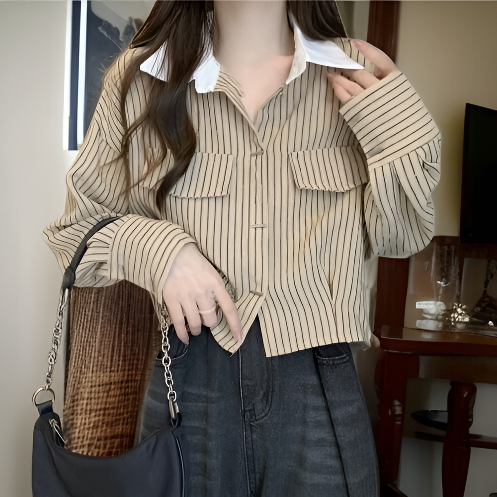 オフィスにも使えるストライプ柄シャツ