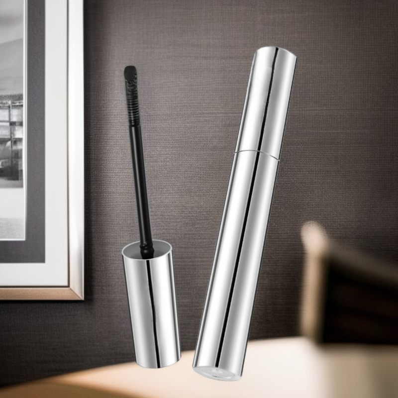 작은 은색 튜브형 롱래스팅 및 컬링 마스카라