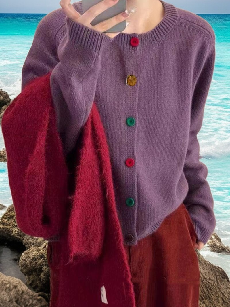 豊富なカラーバリエーションのセーター