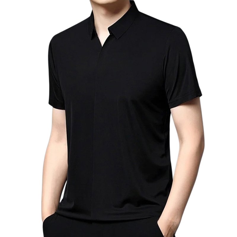 シンプルな半袖Tシャツ