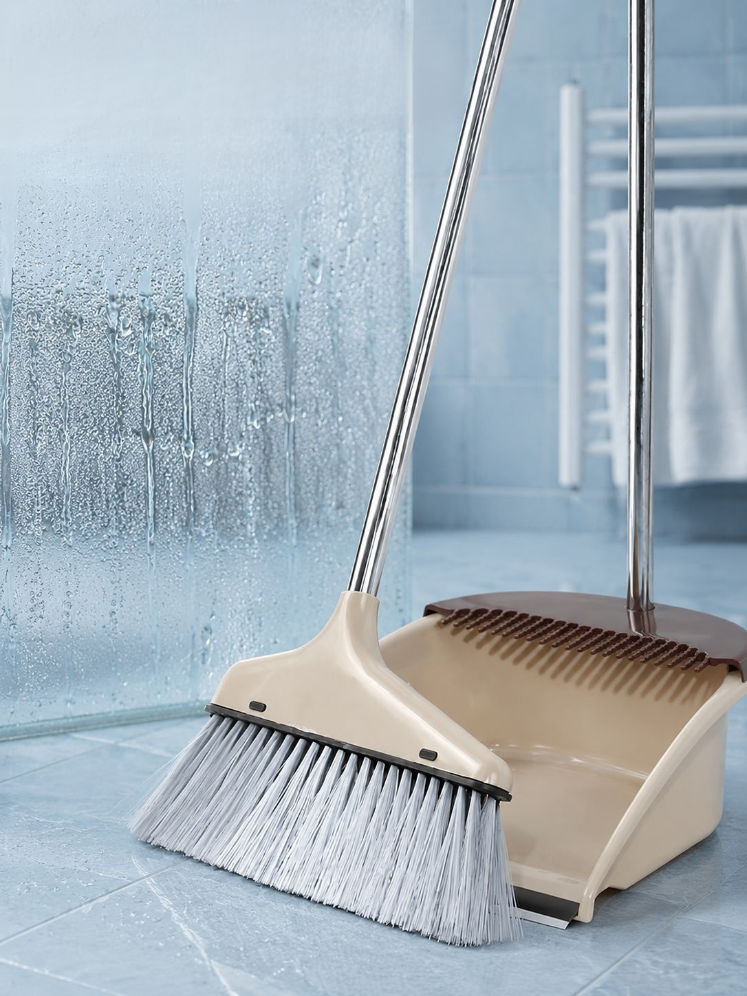 Broom set ideal for hardwood and tile floors