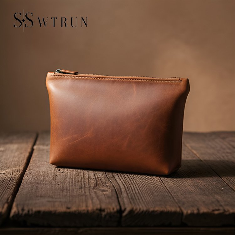 茶色の革製収納バッグ