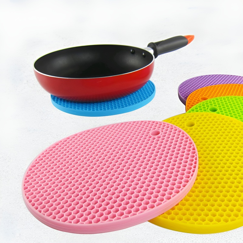 Multifunctional silicone placemat set