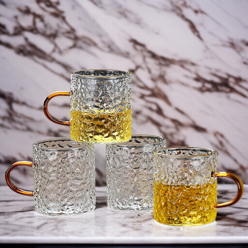 シンプルデザインの強化ガラスコップ