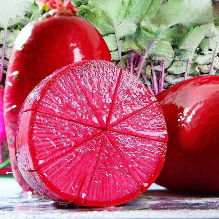 หัวไชเท้าแดงรูปหัวใจสับปะรด