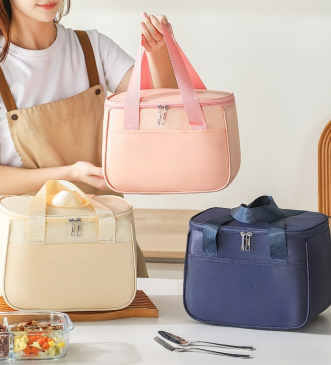 Lunch bag for picnic and travel use