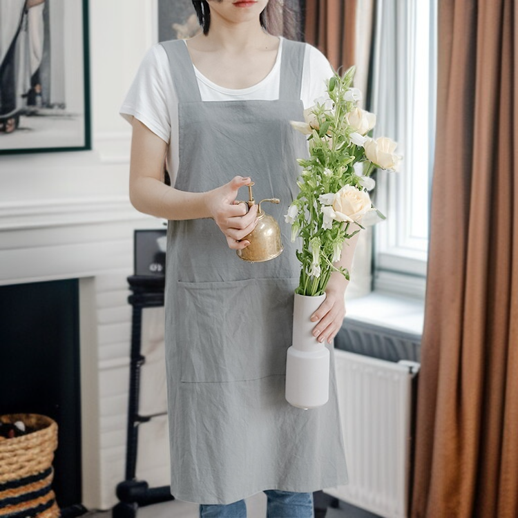 Wide shoulder strap apron for cooking