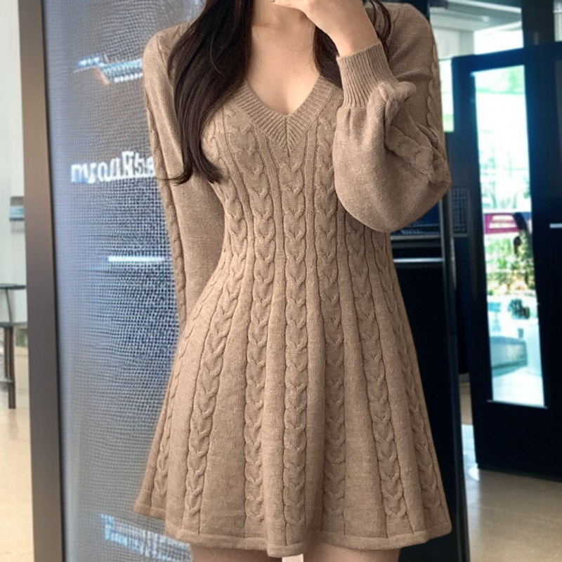 秋冬のヴィンテージ風麻の花柄Vネックウエストマークの小柄ロングスリーブAラインニットワンピース女性向け