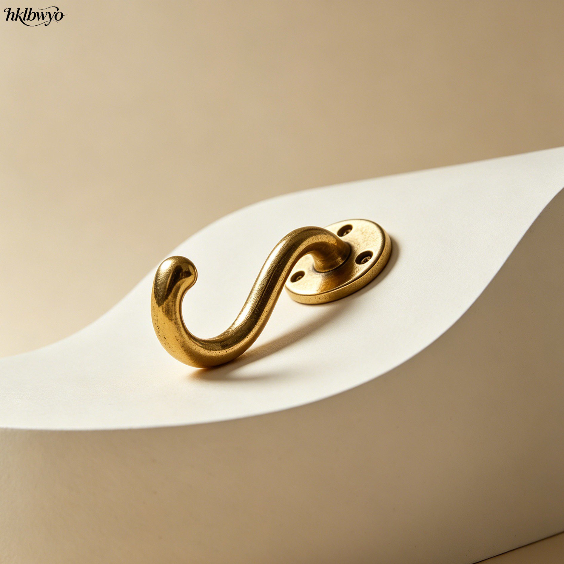 Brass hooks (10 pieces)