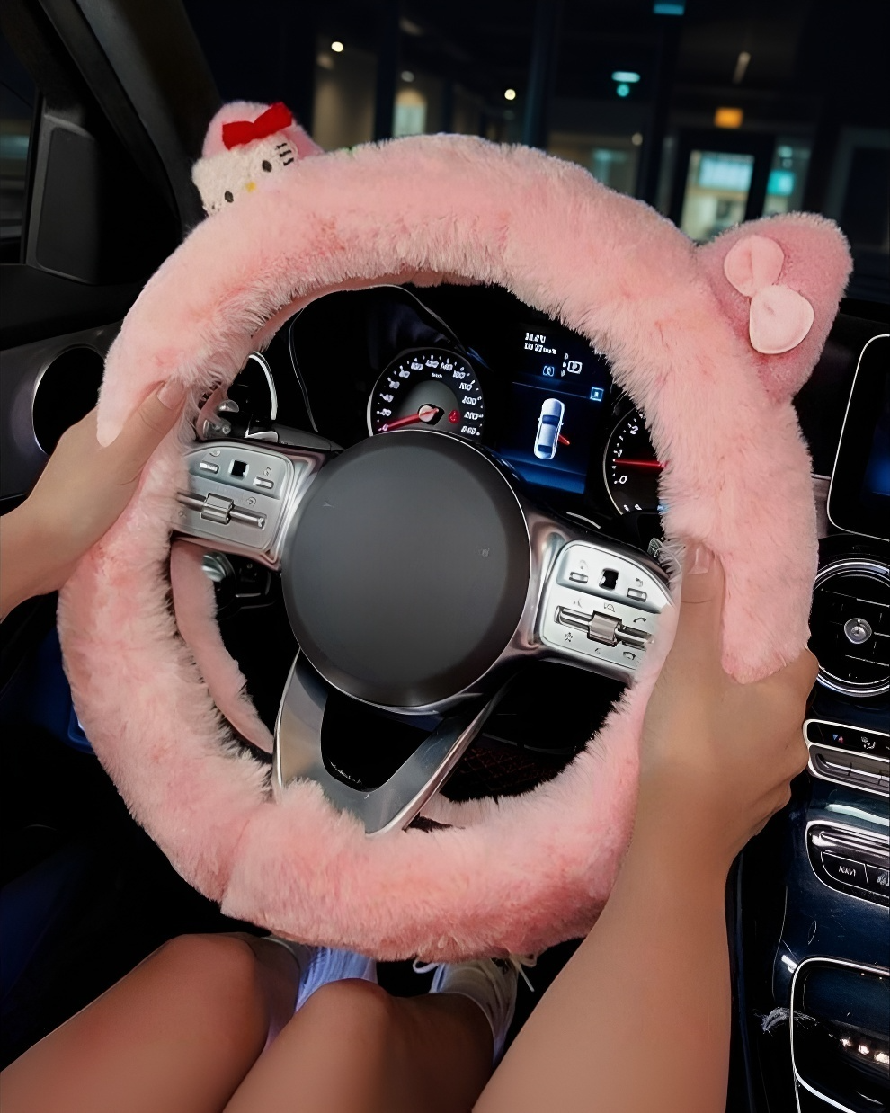 Durable non-slip car steering wheel cover detail