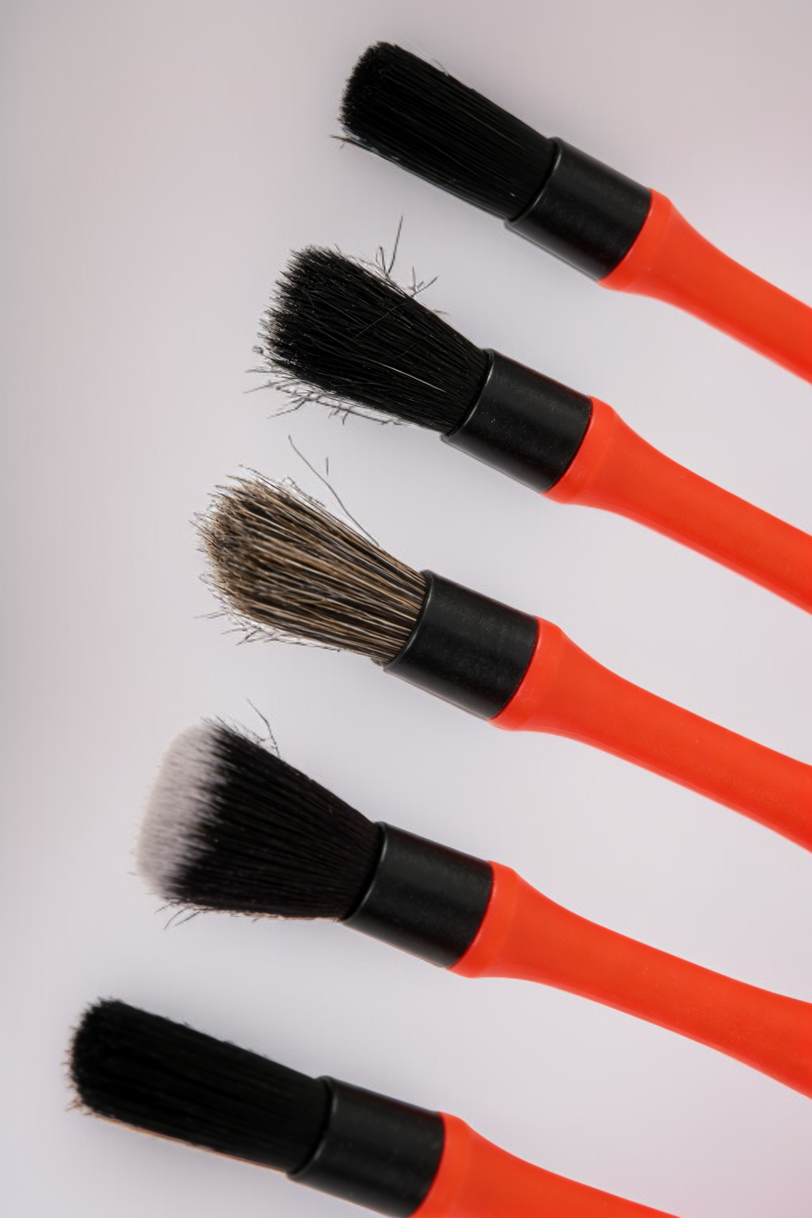 자동차 대시보드 먼지 제거에 적합한 돼지털 브러시