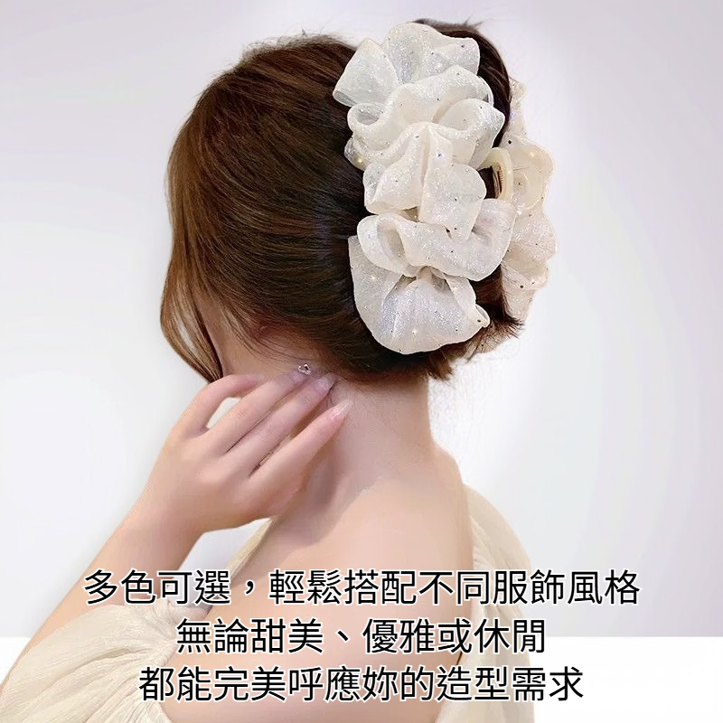 時尚珍珠鯊魚夾細節特寫