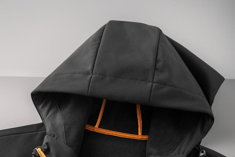 모던한 디자인의 남성 소프트쉘 자켓