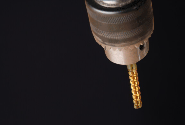 鋸鑽套裝堅固耐用設計