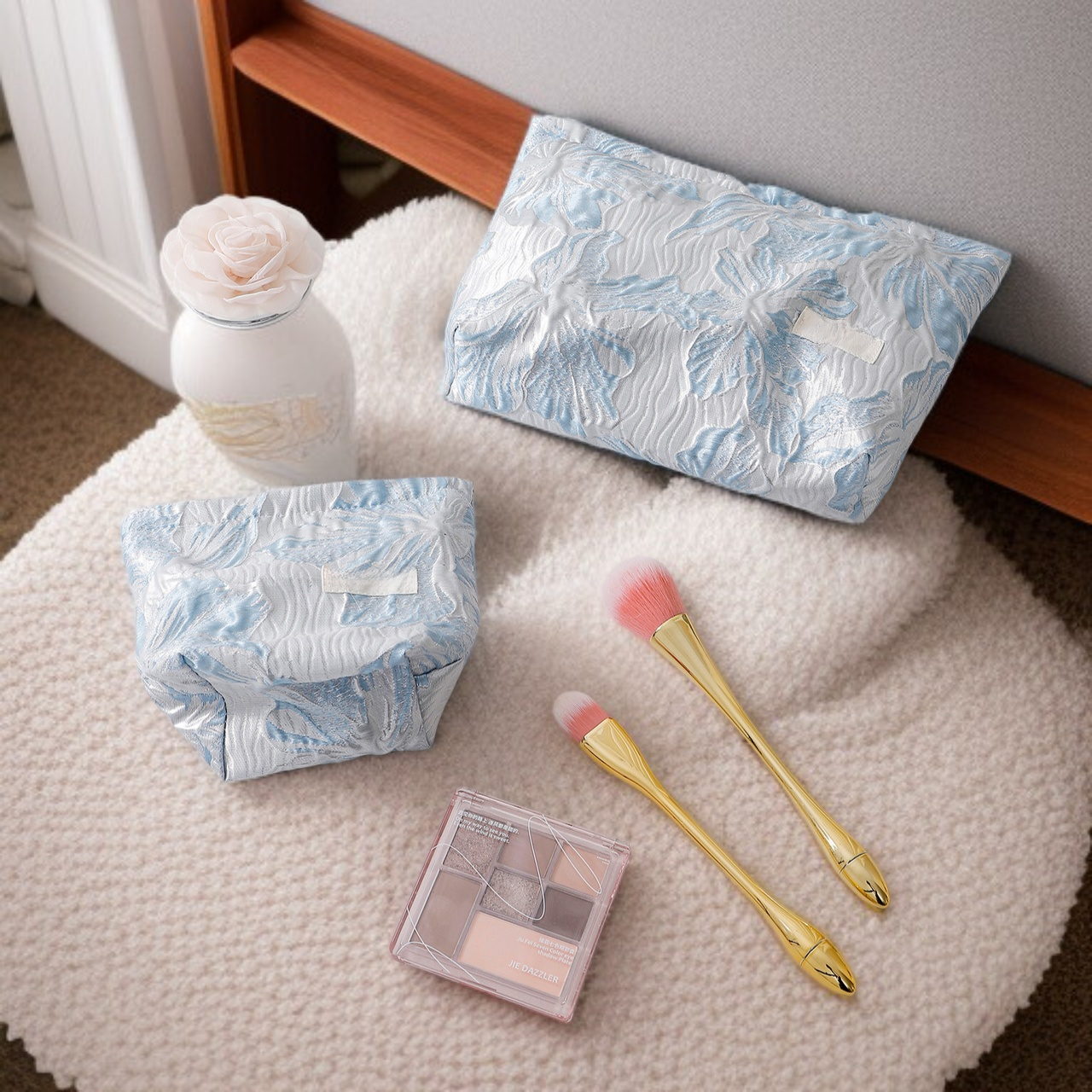  حقيبة مكياج مزينة بزخرفة زهرة الزنبق، حقيبة صغيرة متعددة الاستخدامات للسفر