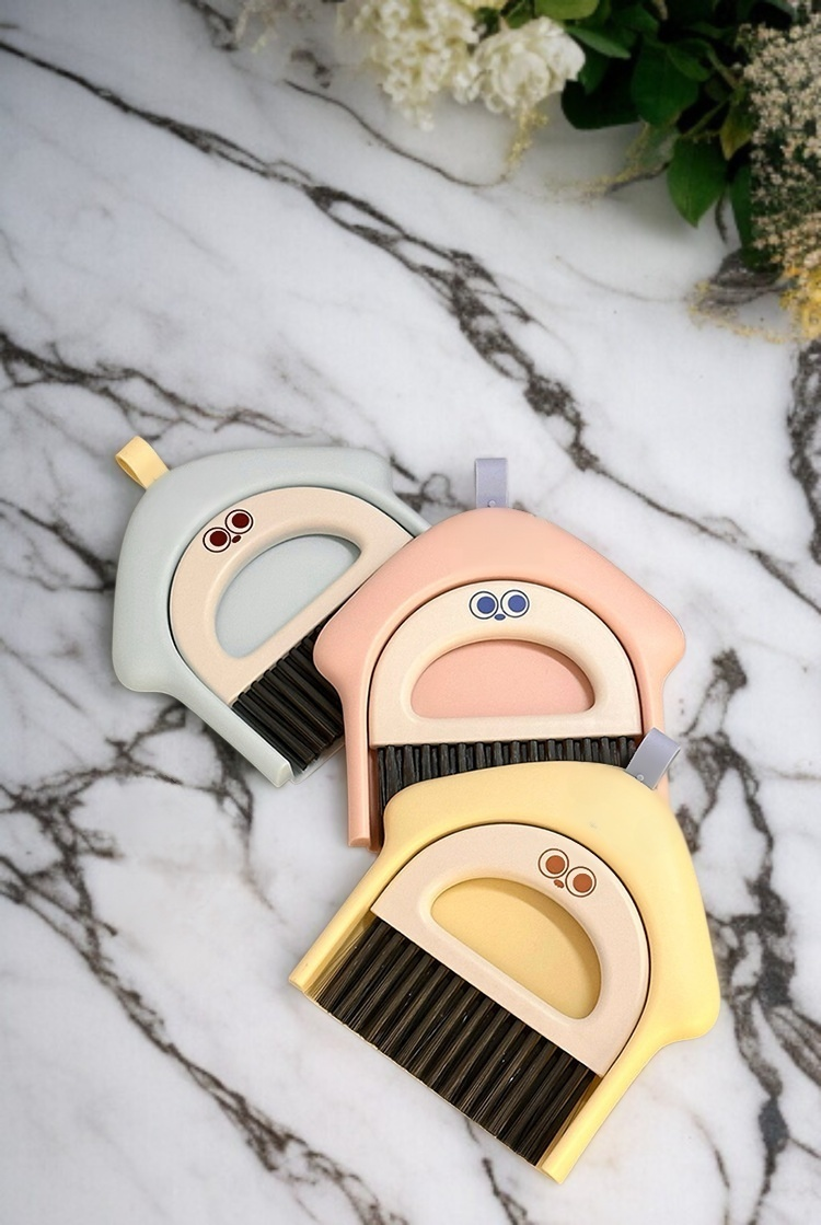 デスク周りの掃除に便利なミニスイープセット