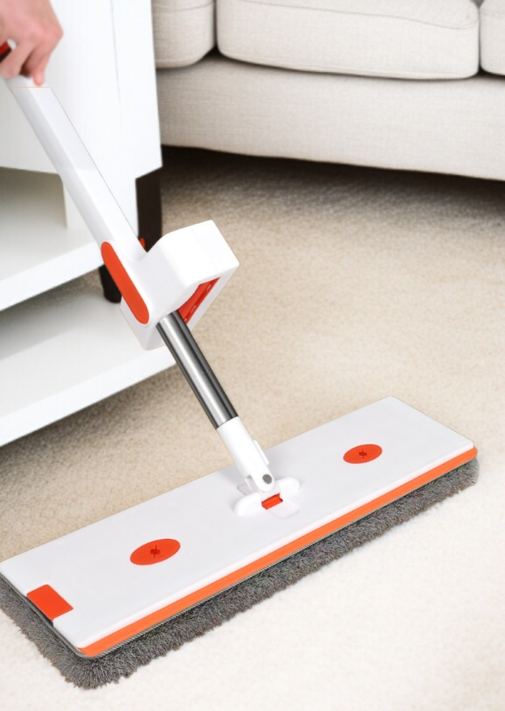 レベリング機能で均一に床を拭く様子