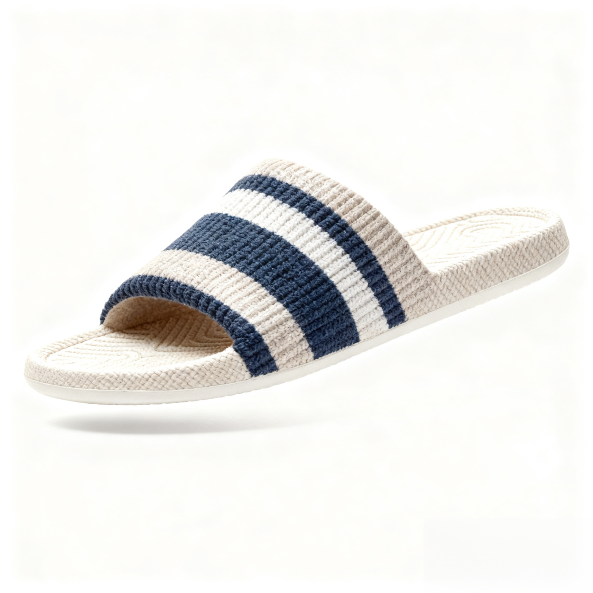 린넨 소재로 제작된 거실 슬리퍼 근접 사진