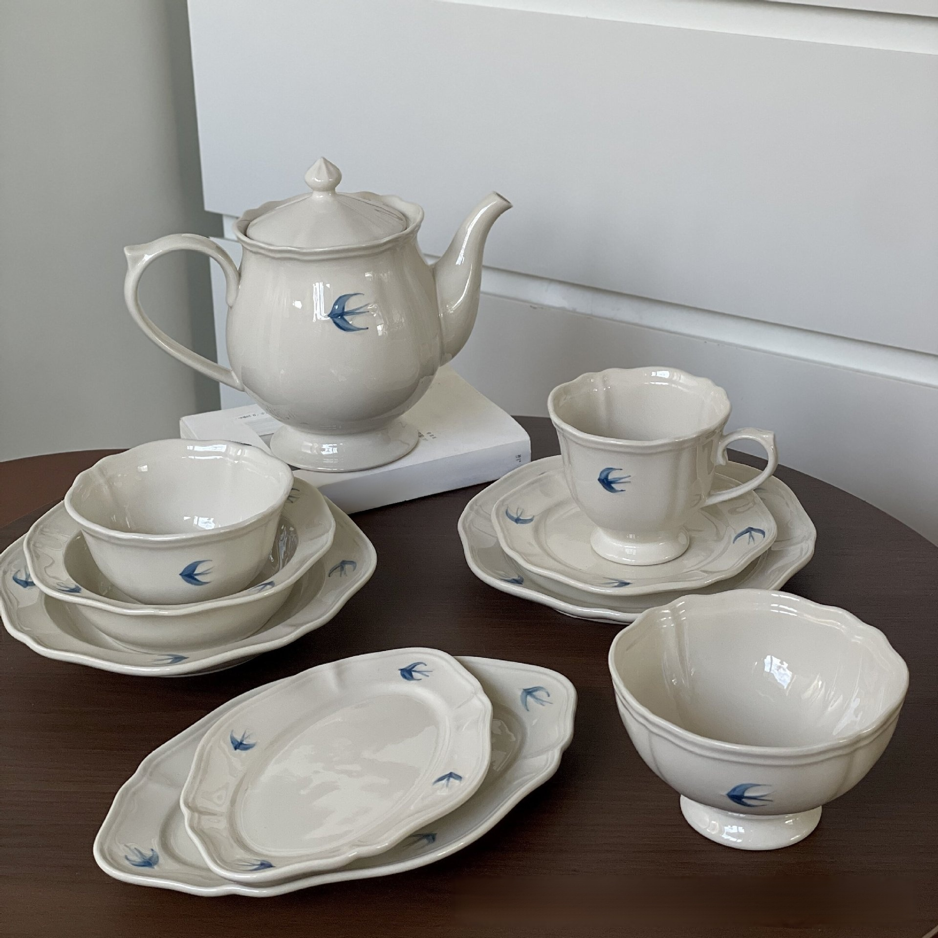 Plateau décoratif japonais fait main avec hirondelle en relief