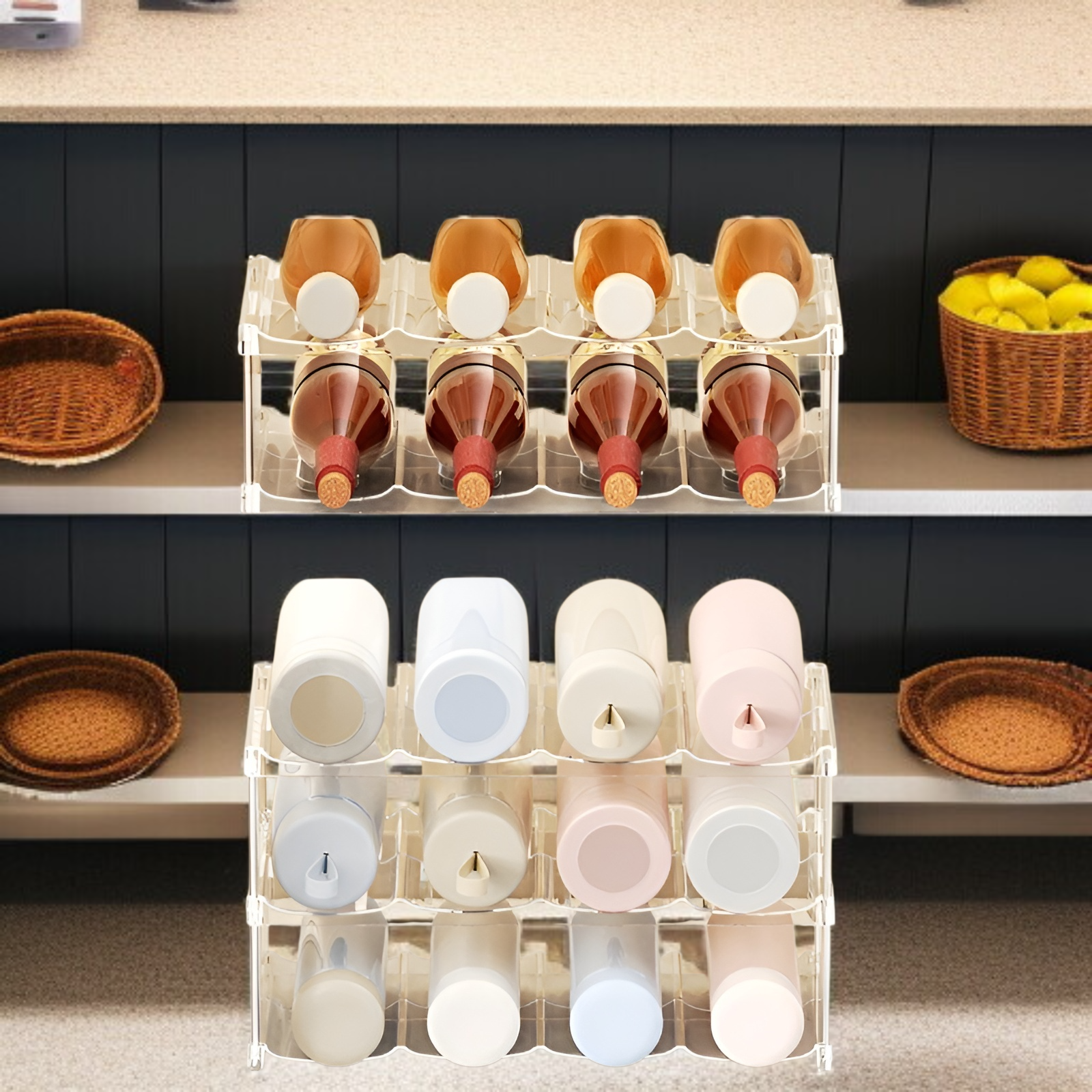 リビングルームにも合うスタイリッシュなカップラック