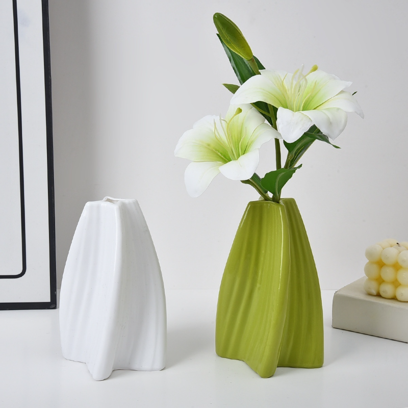Dopamine-style vases