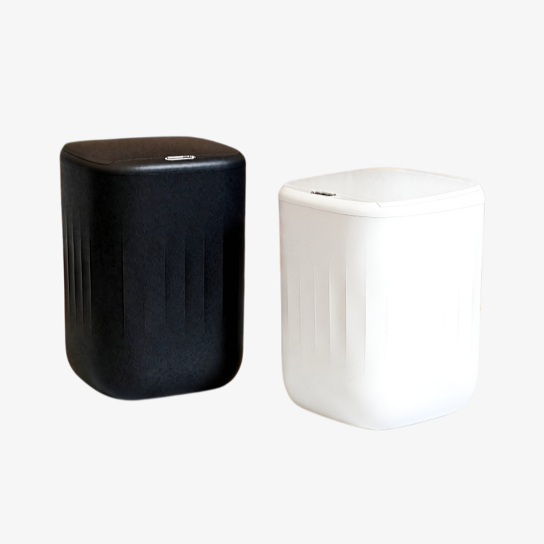 충전식 전자동 휴지통 사용 장면