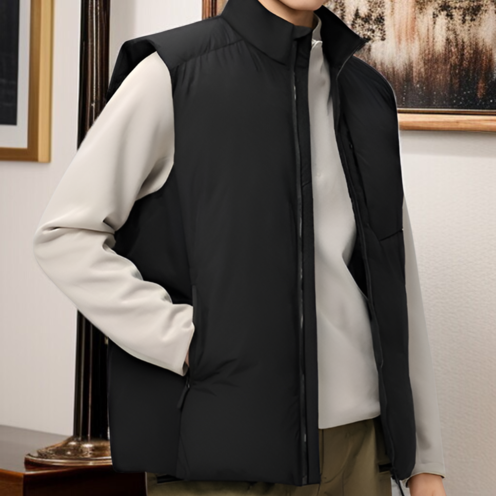 厚手で保温性抜群のダウンベスト