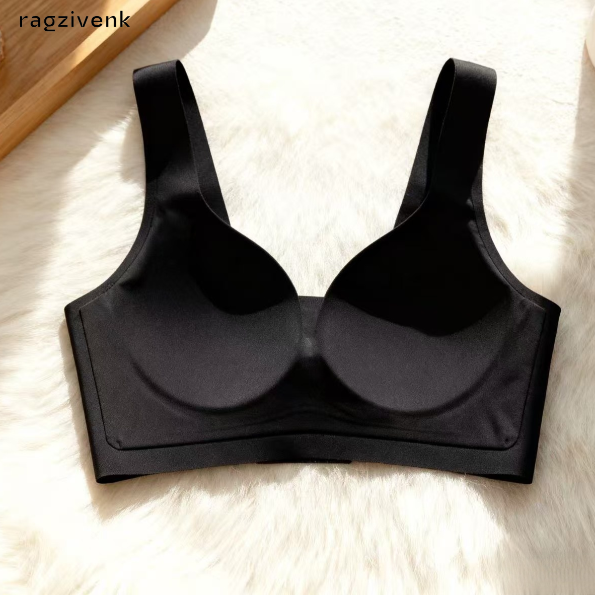 작은 가슴을 가진 여성을 위한 심리스 브라